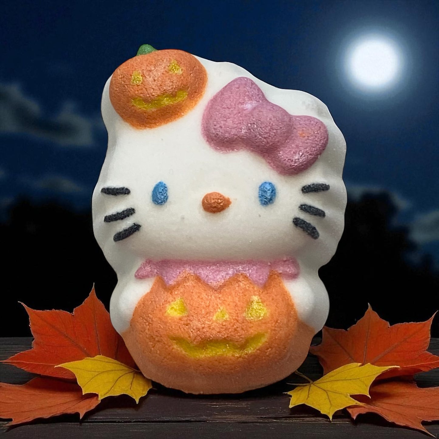 Halloween Hello Kitty shoe charm prize bath bomb - Charming Cheshire, lemongrass, bergamot, avocado