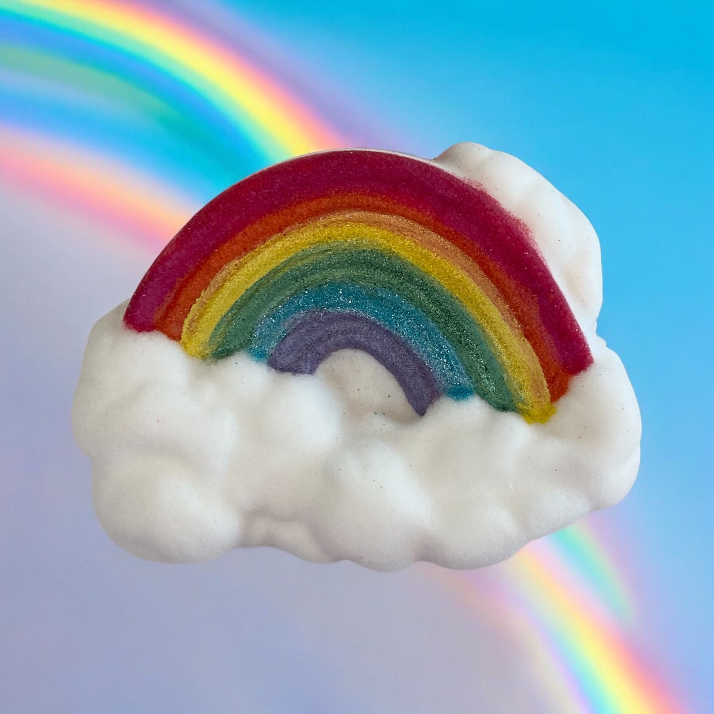 Happy rainbow charm prize bomb - Charming Cheshire, lemongrass, bergamot, avocado