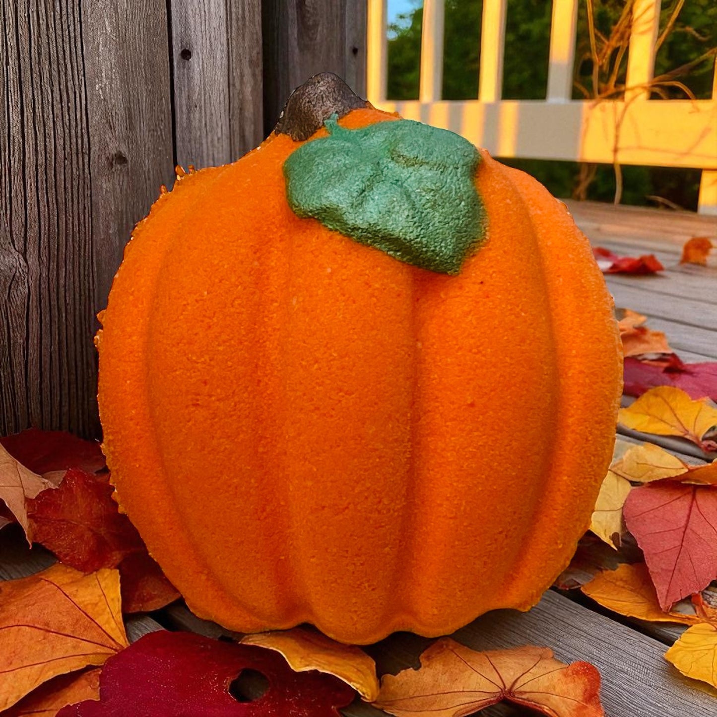 Classic pumpkin charm prize bath bomb - Charming Cheshire, orange, lemon, white jasmine, lily of the valley, geranium, musk