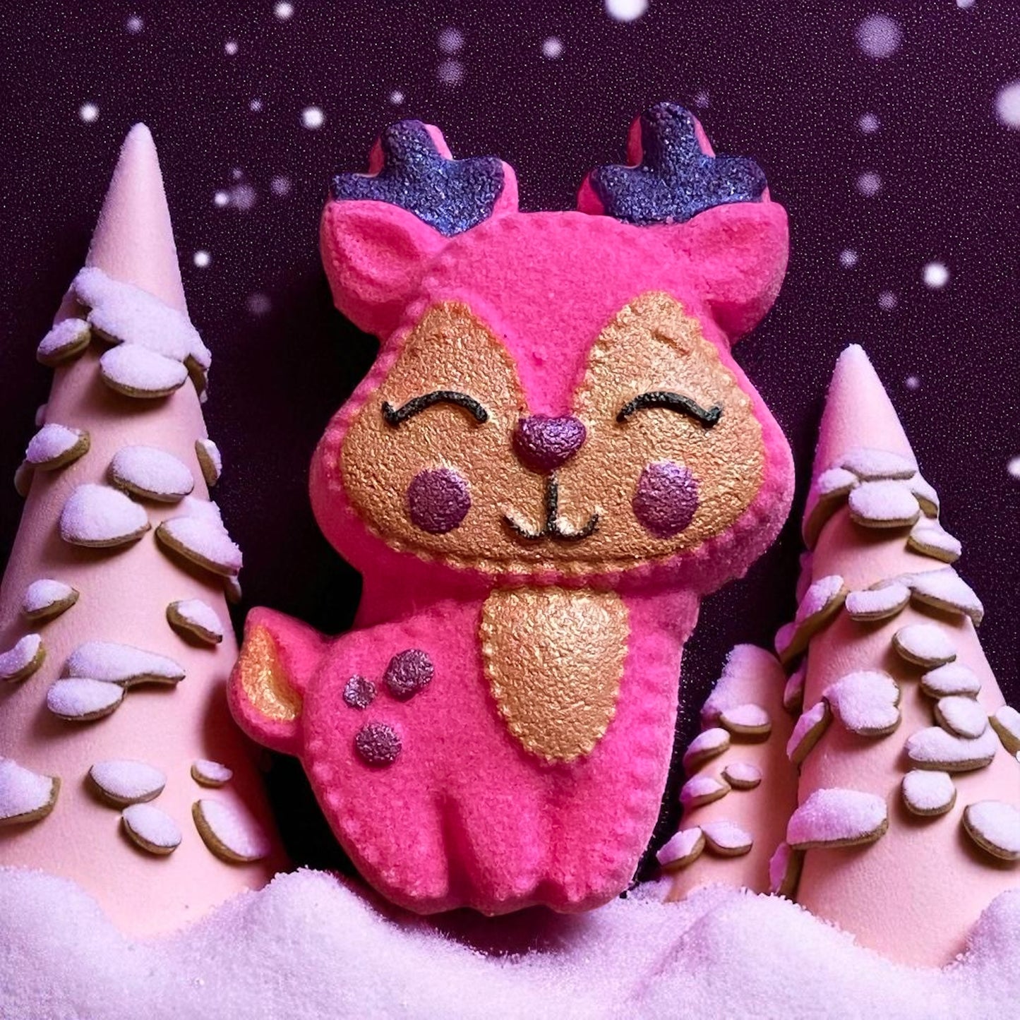 Happy deer charm prize bath bomb - Charming Cheshire, Cedar, fir, clear musk