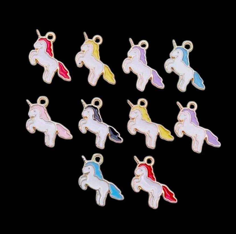 Pegasus Dreams Unicorn charm prize bath bomb - Charming Cheshire, lemongrass, bergamot, avocado