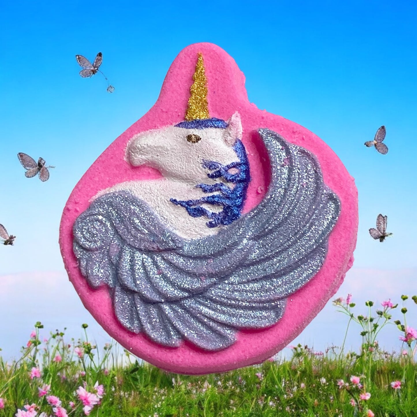 Astra Pegasus Unicorn charm prize bath bomb - Charming Cheshire, pineapple, ginger, mandarin oranges