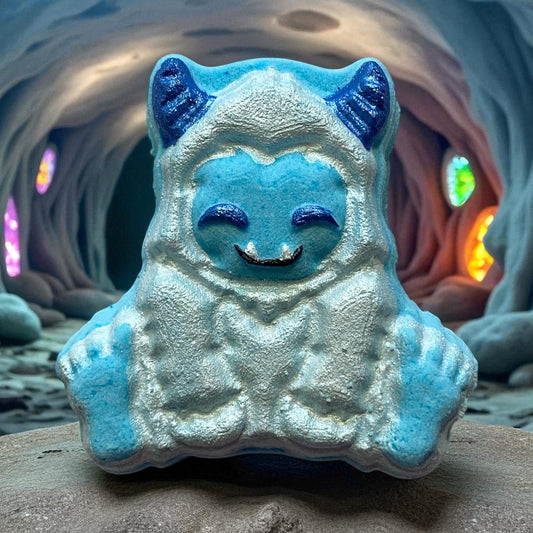 Is it Christmas Yeti? charm prize bath bomb - Charming Cheshire, cherry, peach, vanilla