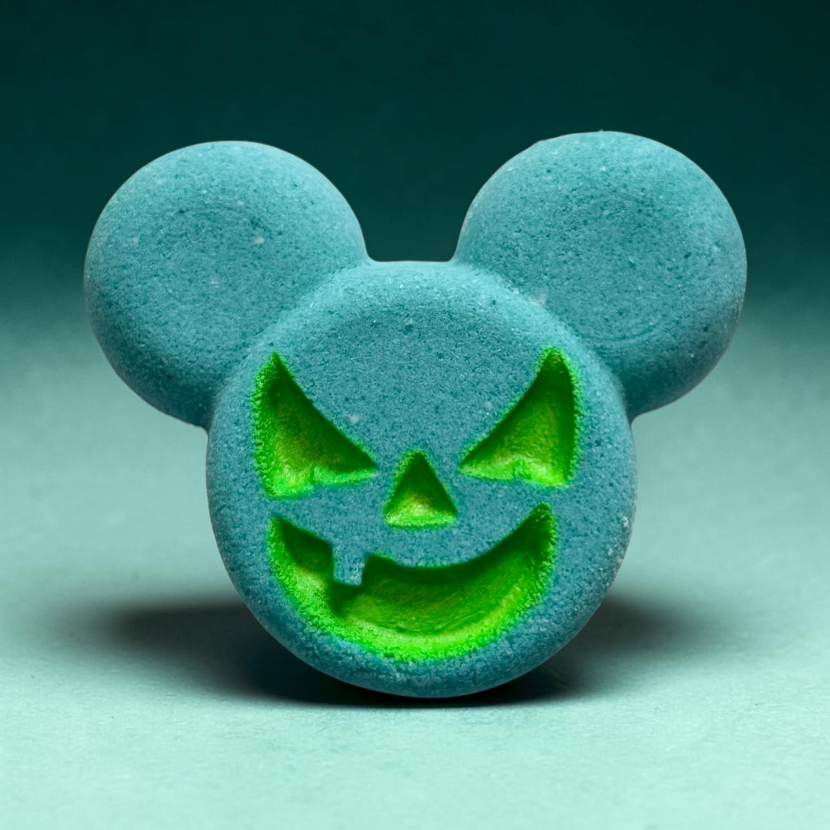 Halloween Mickey shoe charm prize bath bomb - Charming Cheshire, peaches, cream