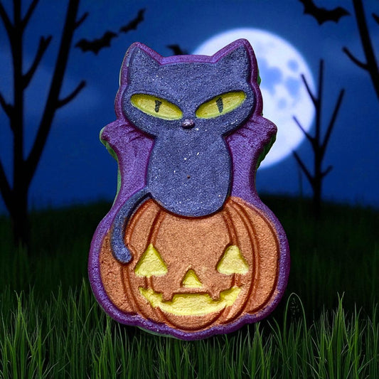 Glowering kitty ghost charm prize bath bomb - Charming Cheshire, apple butter caramel