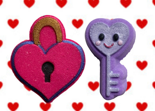 You’re the key to my heart bath bomb set - Charming Cheshire, guava, pineapple juice, coconut, kiwi