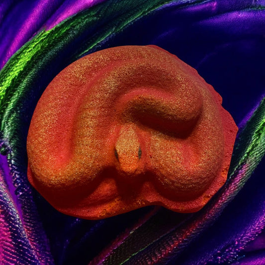Snake bath bomb - Charming Cheshire, cherry, raspberry, strawberry leaf, sugar
