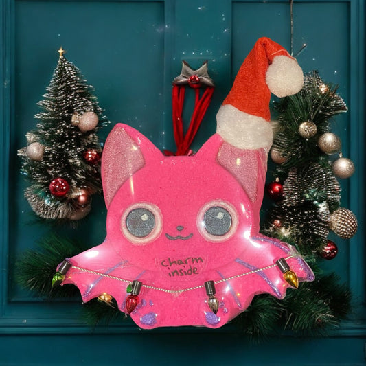 Charm prize Cutie Bat bath bomb - Charming Cheshire, sparkling lemon, sugared mint, verbena