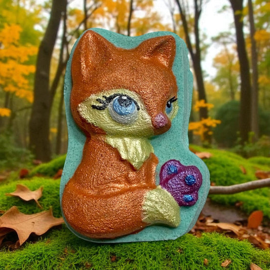 Flirty fox charm prize bath bomb - Charming Cheshire, Linden blossom, ivy, vetiver, oakmoss
