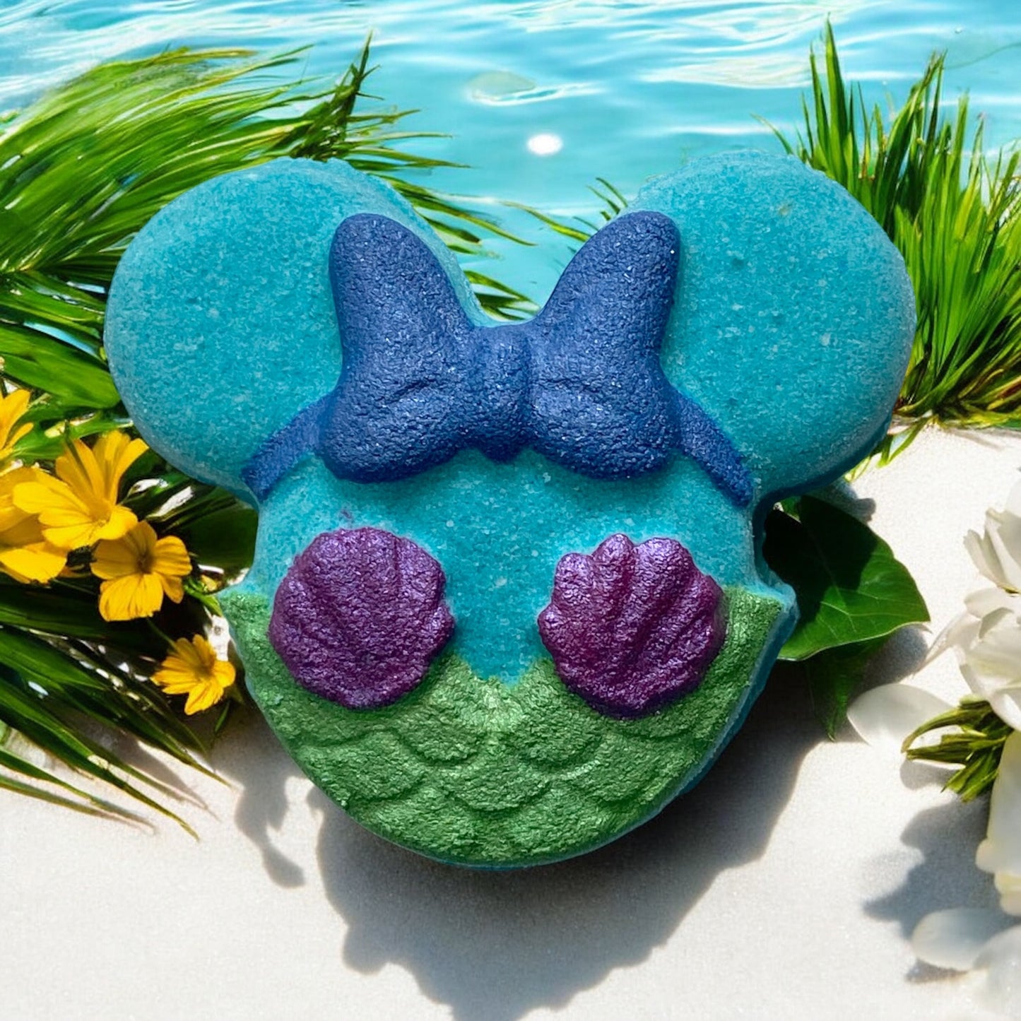 MerMinnie shoe charm prize bath bomb - Charming Cheshire, black amber plum, jasmine blooms, vanilla woods