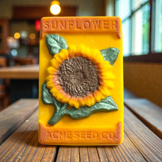 Sunflower charm prize bath bomb - Charming Cheshire, blackberry, blueberry, banana